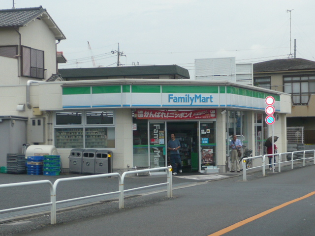 Convenience store. FamilyMart sapling-chome store up (convenience store) 434m