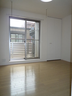 Living and room. Bright Western-style flooring