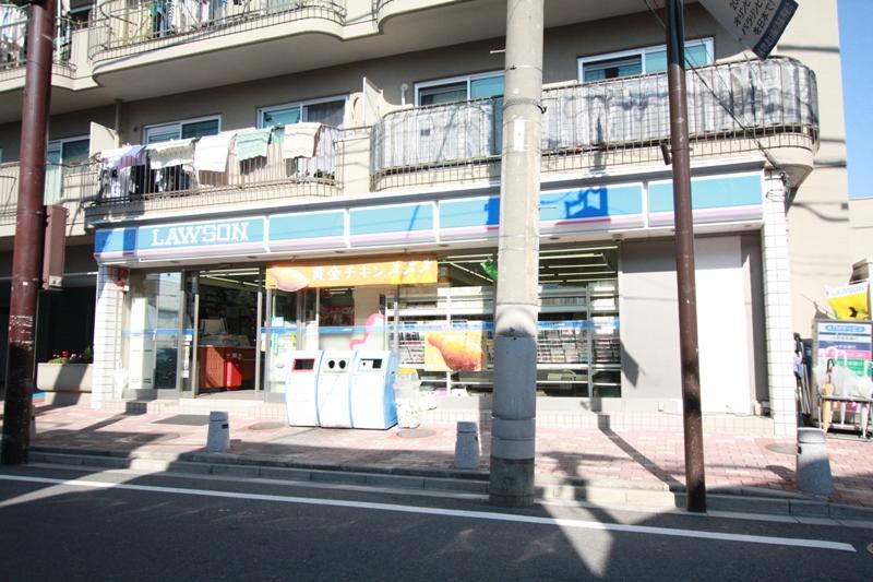 Convenience store. 302m until Lawson Narimasu north exit dori