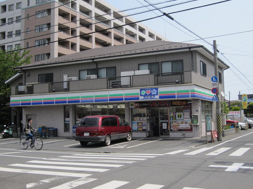 Convenience store. Three F 226m until Tokumaru Itabashi 3-chome