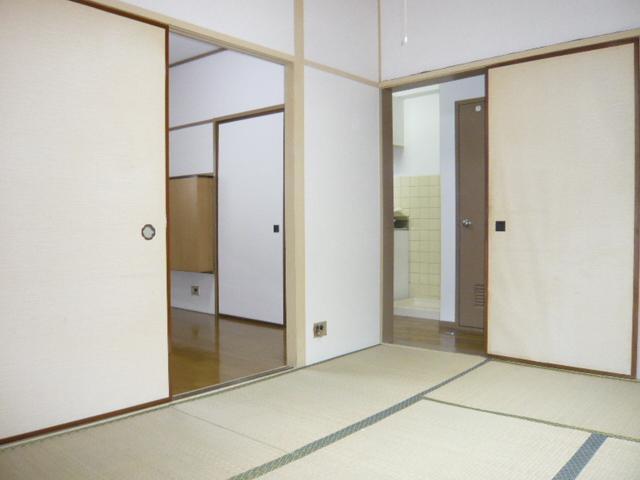 Living and room. Japanese-style room 6 quires