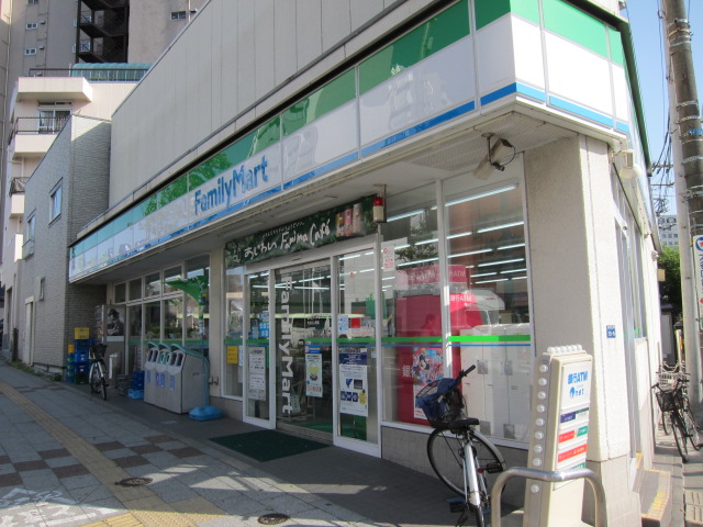 Convenience store. 58m to FamilyMart Oyaguchikami the town store (convenience store)