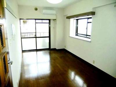 Living and room. Bright two-plane daylight LDK (flooring, Air condition)