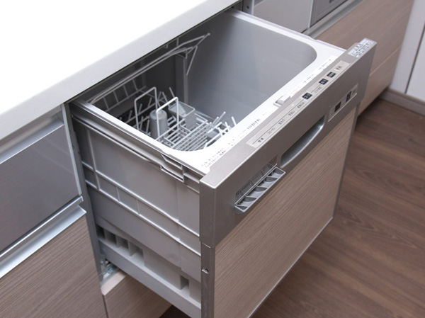 Room and equipment. Adopt a convenient and functional dishwasher dryer system Kitchen. High detergency, Removing bacteria ・ Also it has excellent savings. (Same as on the left.)