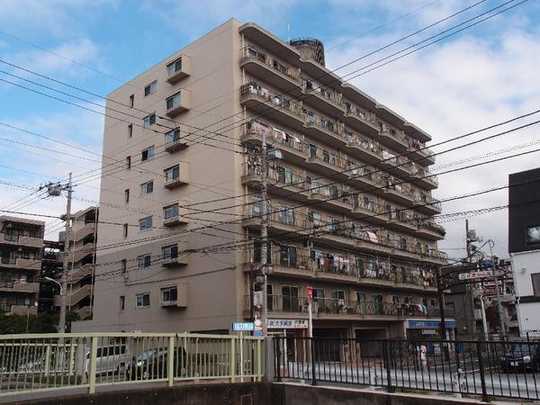 Local appearance photo. Building appearance (1)