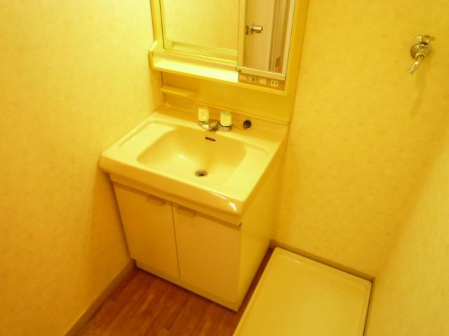 Washroom. Independent wash basin ・ Waterproof bread with Laundry Area