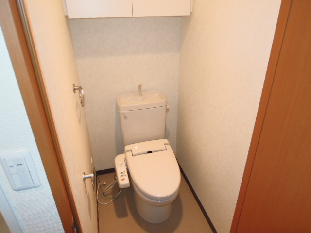 Toilet. Receipt ・ With Washlet (see photo)