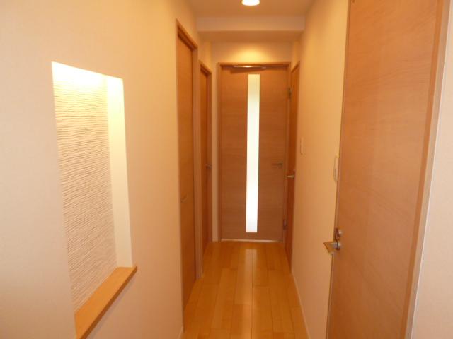 Entrance. Local (12 May 2013) Shooting