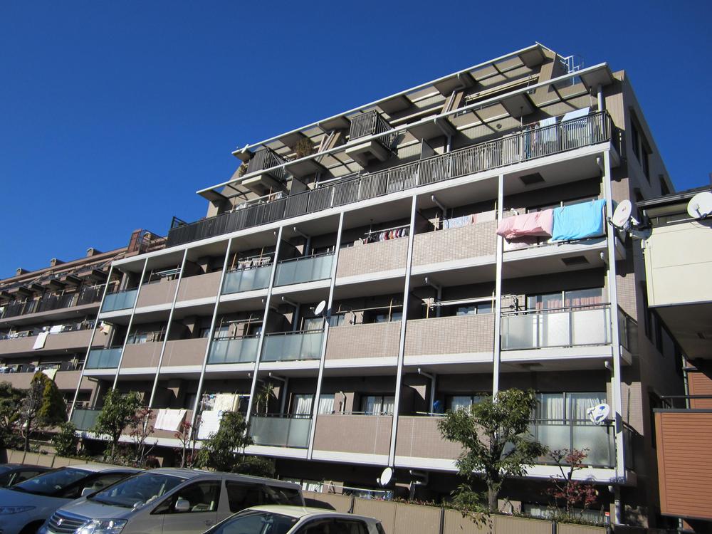 Local appearance photo. Local (12 May 2013) Shooting