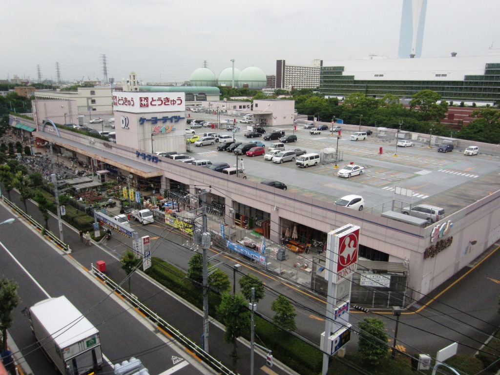 Supermarket. Takashimadaira Tokyu until the (super) 184m