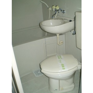 Bath. Bathroom 3-point unit