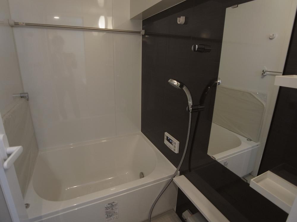 Bathroom. Indoor (11 May 2013) Shooting