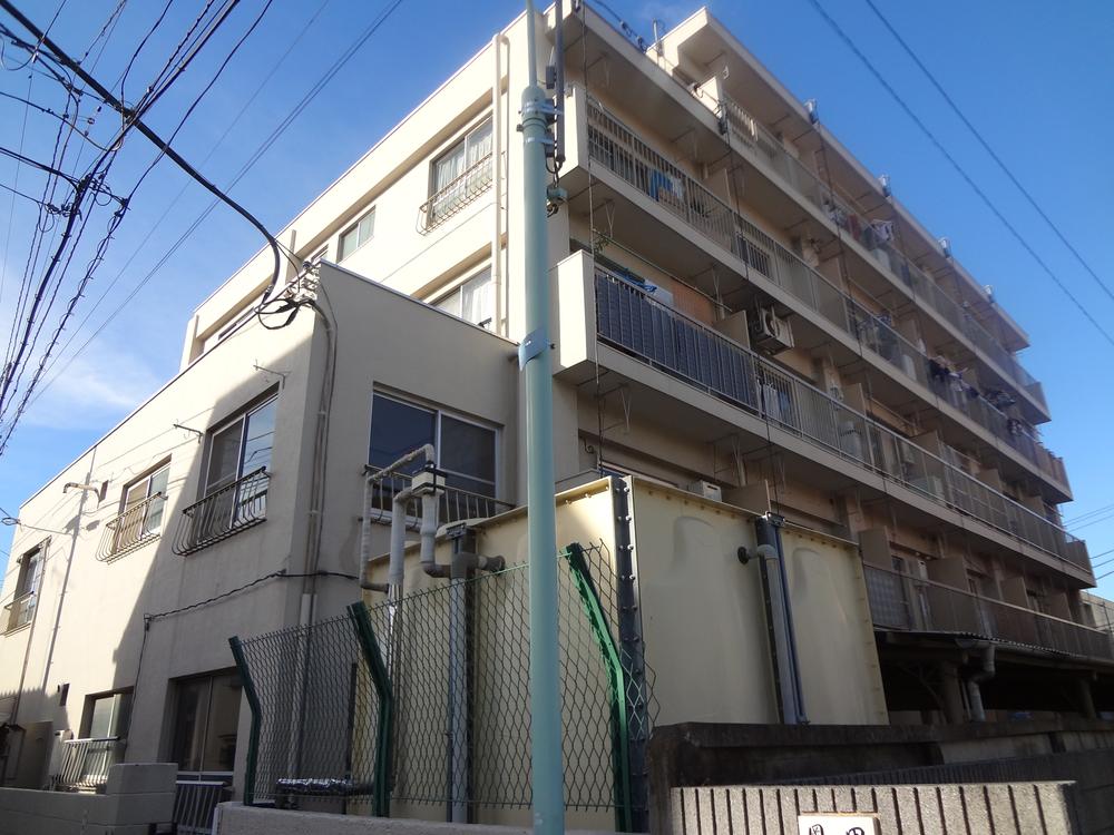 Local appearance photo. Local (12 May 2013) Shooting