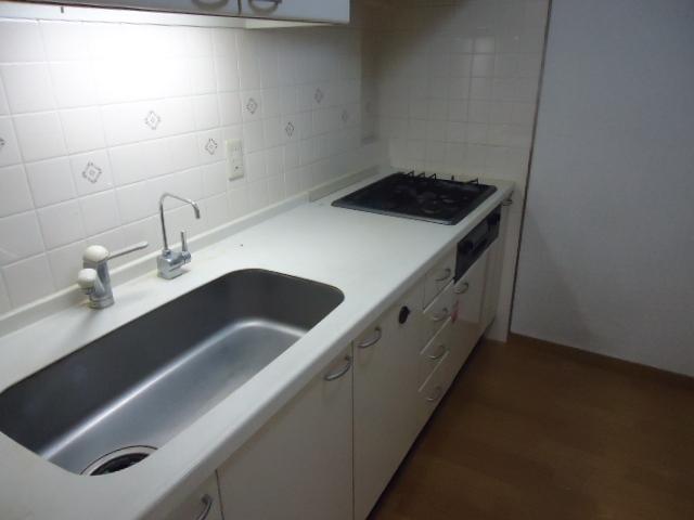 Kitchen. Room (August 2013) Shooting