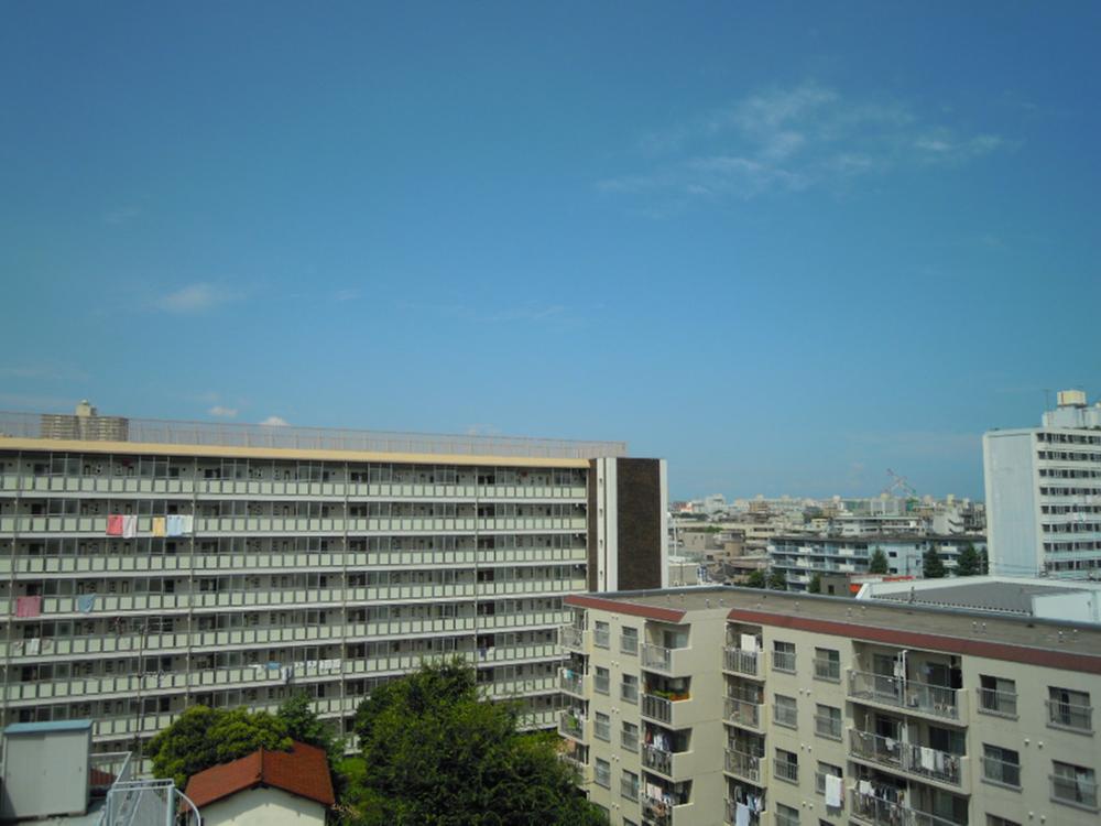 View photos from the dwelling unit. View from local (07 May 2013) Shooting