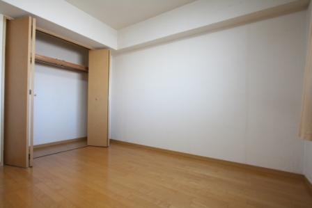 Non-living room. Indoor (11 May 2013) Shooting