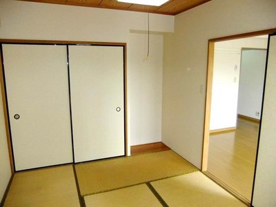 Living and room. Japanese-style room with a closet