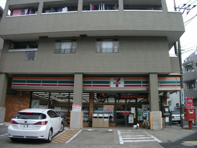 Convenience store. Seven-Eleven Itabashi Narimasu store up (convenience store) 207m