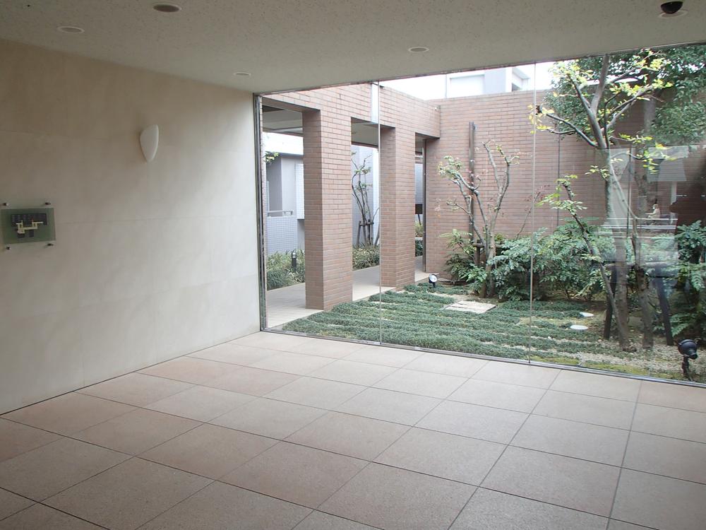 Entrance. Common areas (December 2013) Shooting