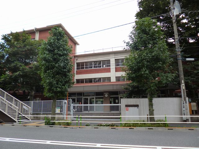 Primary school. 316m until Itabashi Takashima second elementary school (elementary school)