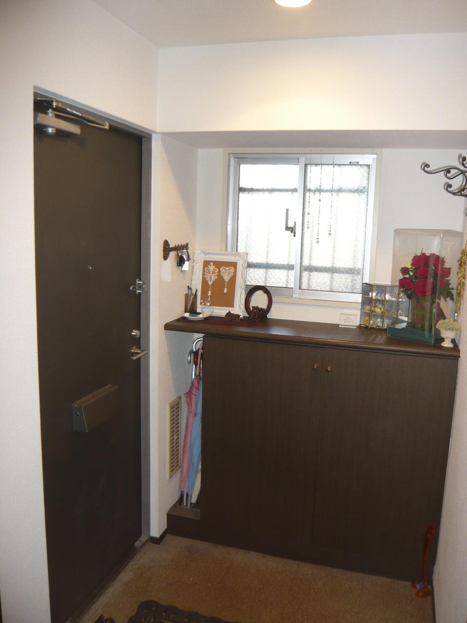 Entrance. Local (12 May 2013) Shooting