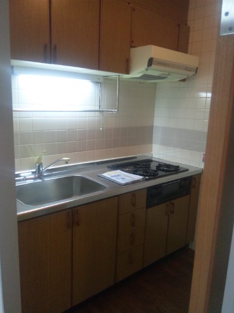 Kitchen. System is a kitchen, three-necked hob grill. Corner room!