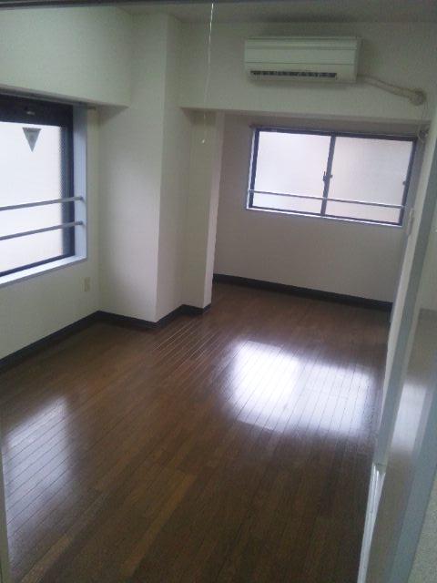 Other room space. Is Nanyang room.