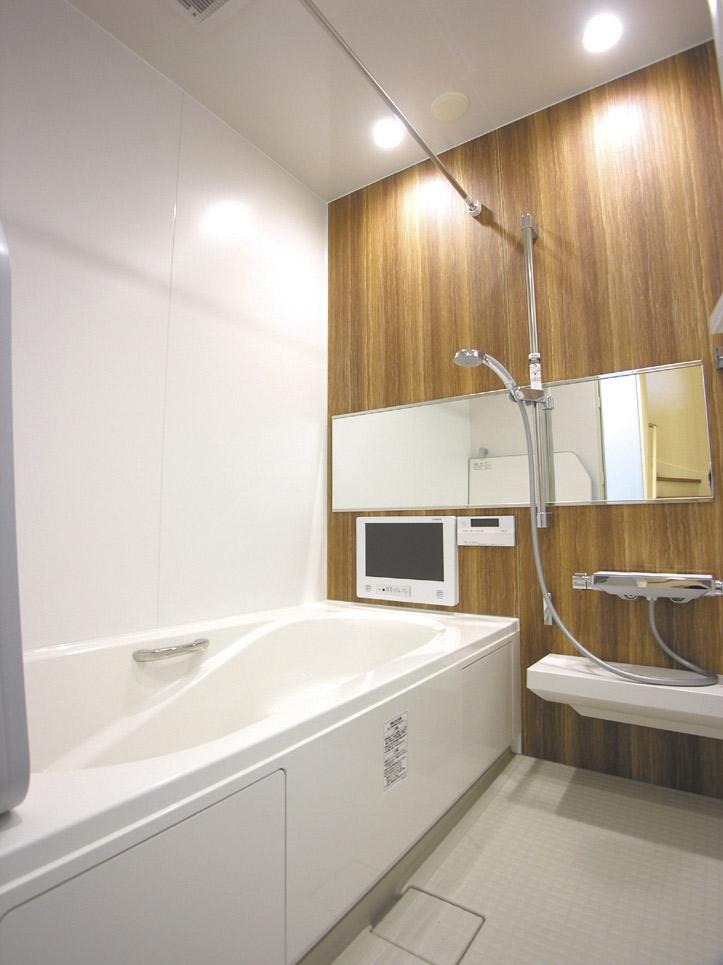 Bathroom. Bathroom (LCD TV ・ Mist sauna ・ With heating dryer)