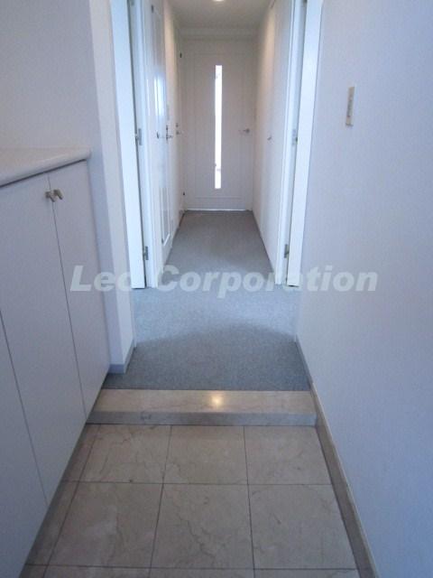 Entrance. Local (August 2013) Shooting