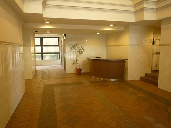 Entrance. Local (September 2013) Shooting