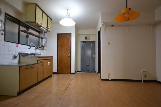 Living and room. Spacious dining kitchen