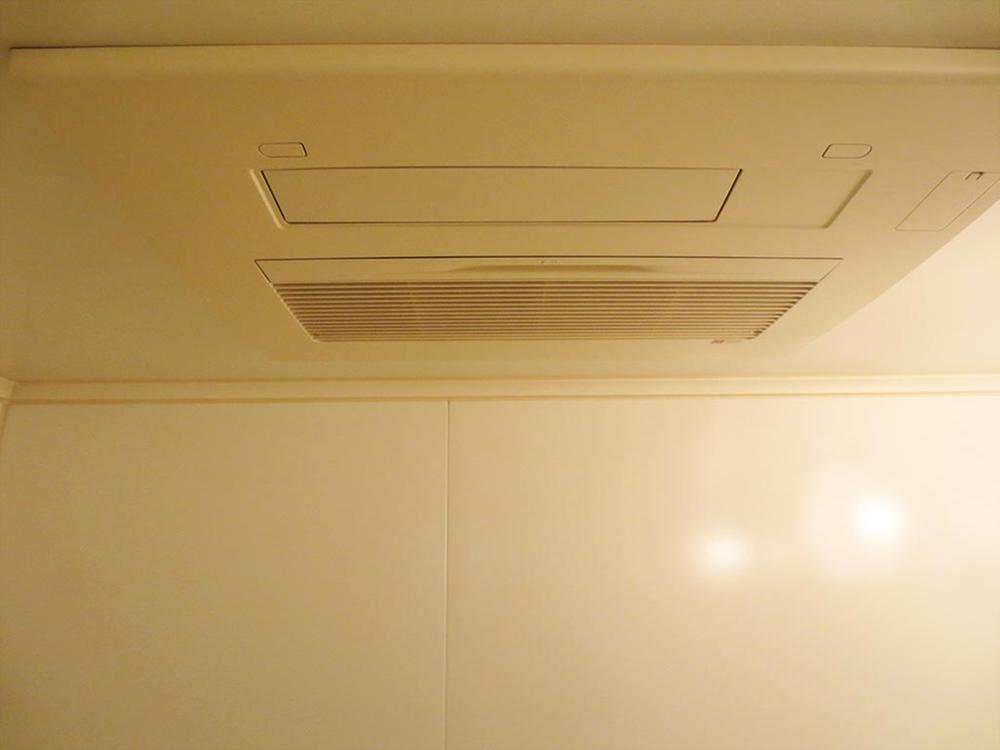 Bathroom. With a convenient bathroom ventilation dryer (December 2013) Shooting