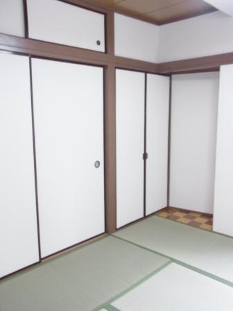 Living and room. Plus upper closet with closet ◆ Storage capacity rich ◆ 