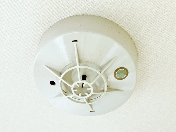 Security.  [Heat detector] Each room other ceiling of up to 12 floors, We have established the heat detector.