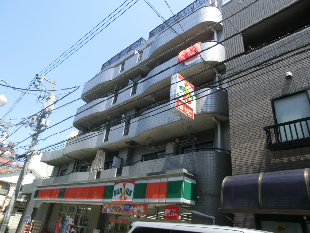 Convenience store. 126m until Sunkus Nakamachi store (convenience store)