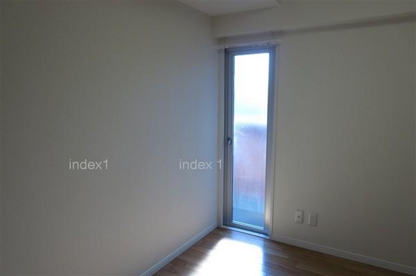 Non-living room. 4 Pledge Western-style ・ You can and from the balcony