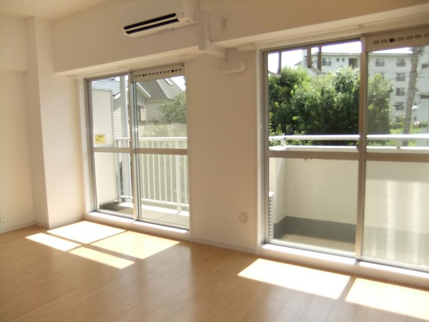 Living. Indoor (September 2013) Shooting