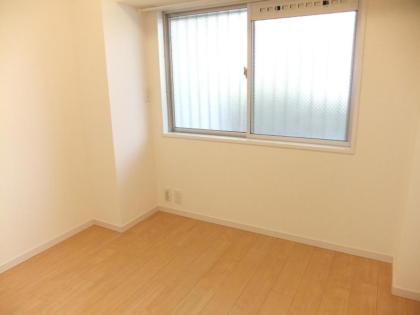 Non-living room. Indoor (September 2013) Shooting