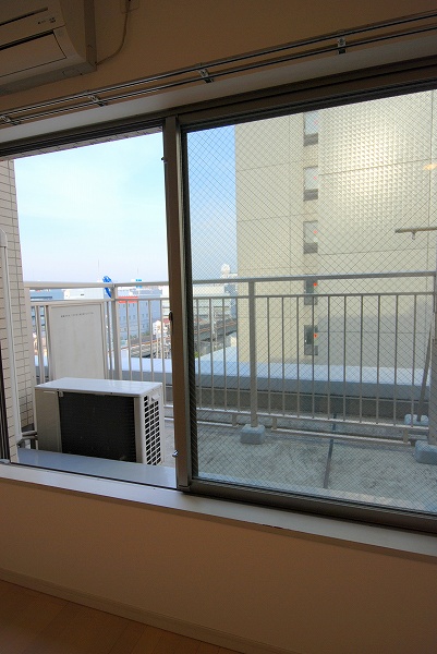 Balcony.  ※ Studio type of reference images in the apartment