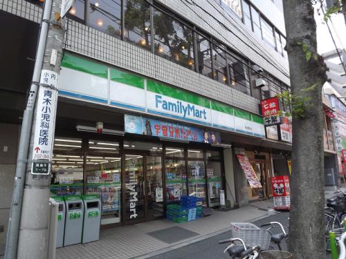 Convenience store. FamilyMart Nishidai Station store up to (convenience store) 200m