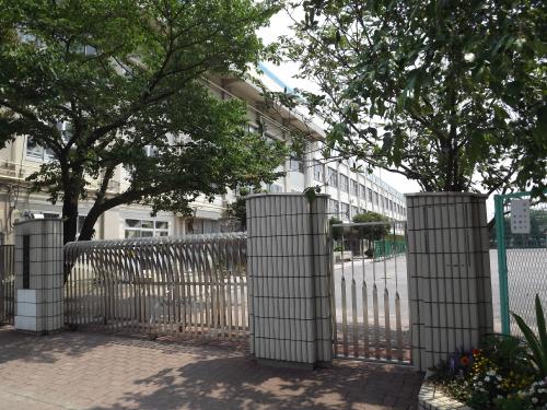 Junior high school. 590m until Itabashi Nishidai junior high school (junior high school)