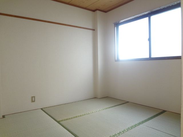 Living and room. Cool in summer, Warm in winter Japanese-style