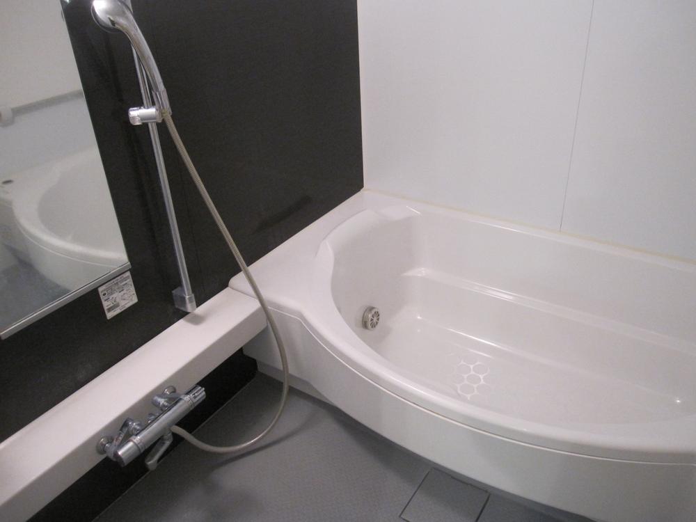 Bathroom. Indoor (12 May 2013) Shooting