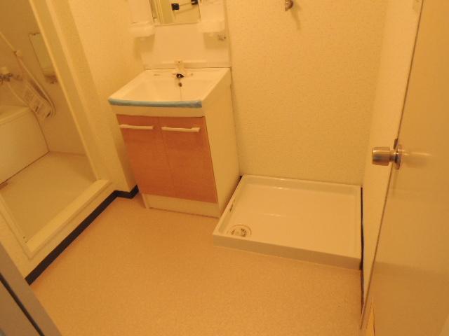 Washroom. Independent wash basin ・ Indoor Laundry Area Yes