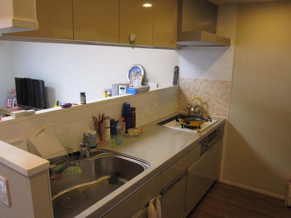 Kitchen. Room (August 2013) Shooting