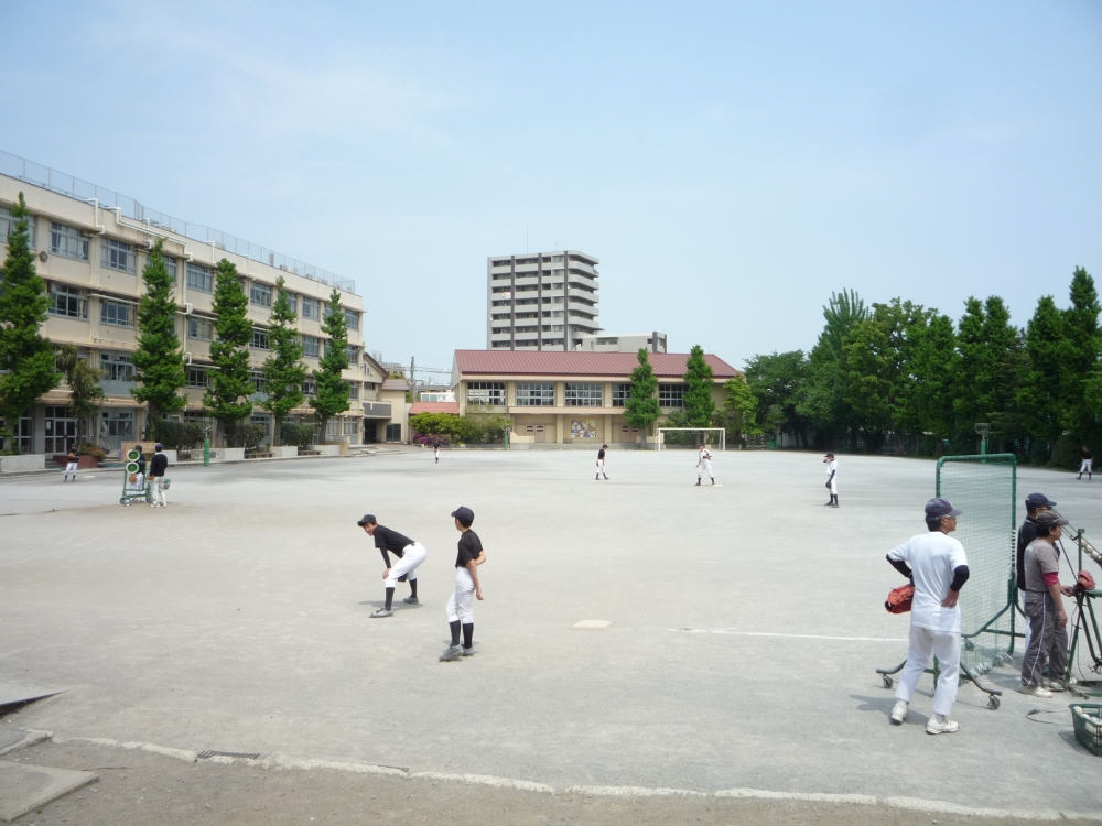 Junior high school. 797m to Kamiitabashi first junior high school (junior high school)