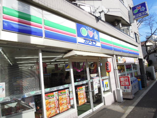 Convenience store. Three F Itabashi Oyaguchikita the town store (convenience store) to 387m