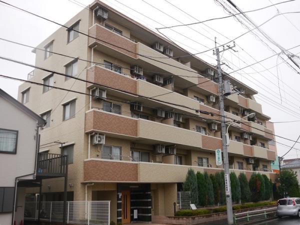 Local appearance photo. Local (11 May 2013) Shooting