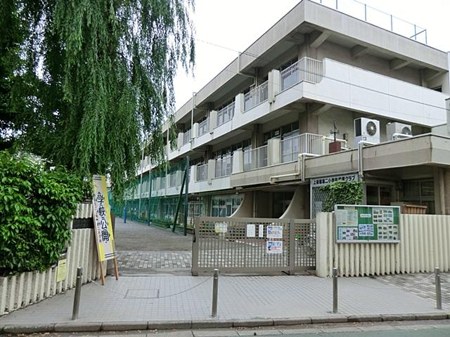 Primary school. 491m until Itabashi Kamiitabashi second elementary school