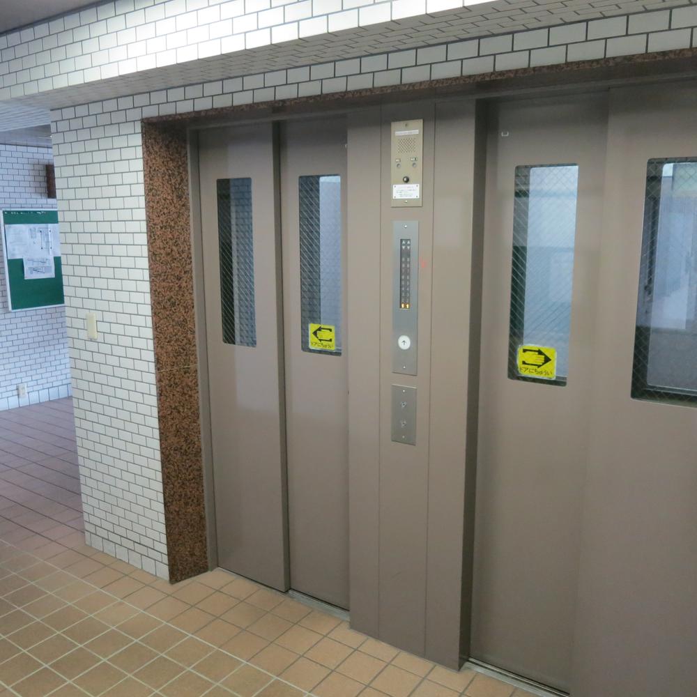 lobby. Mansion Elevator: facility common areas